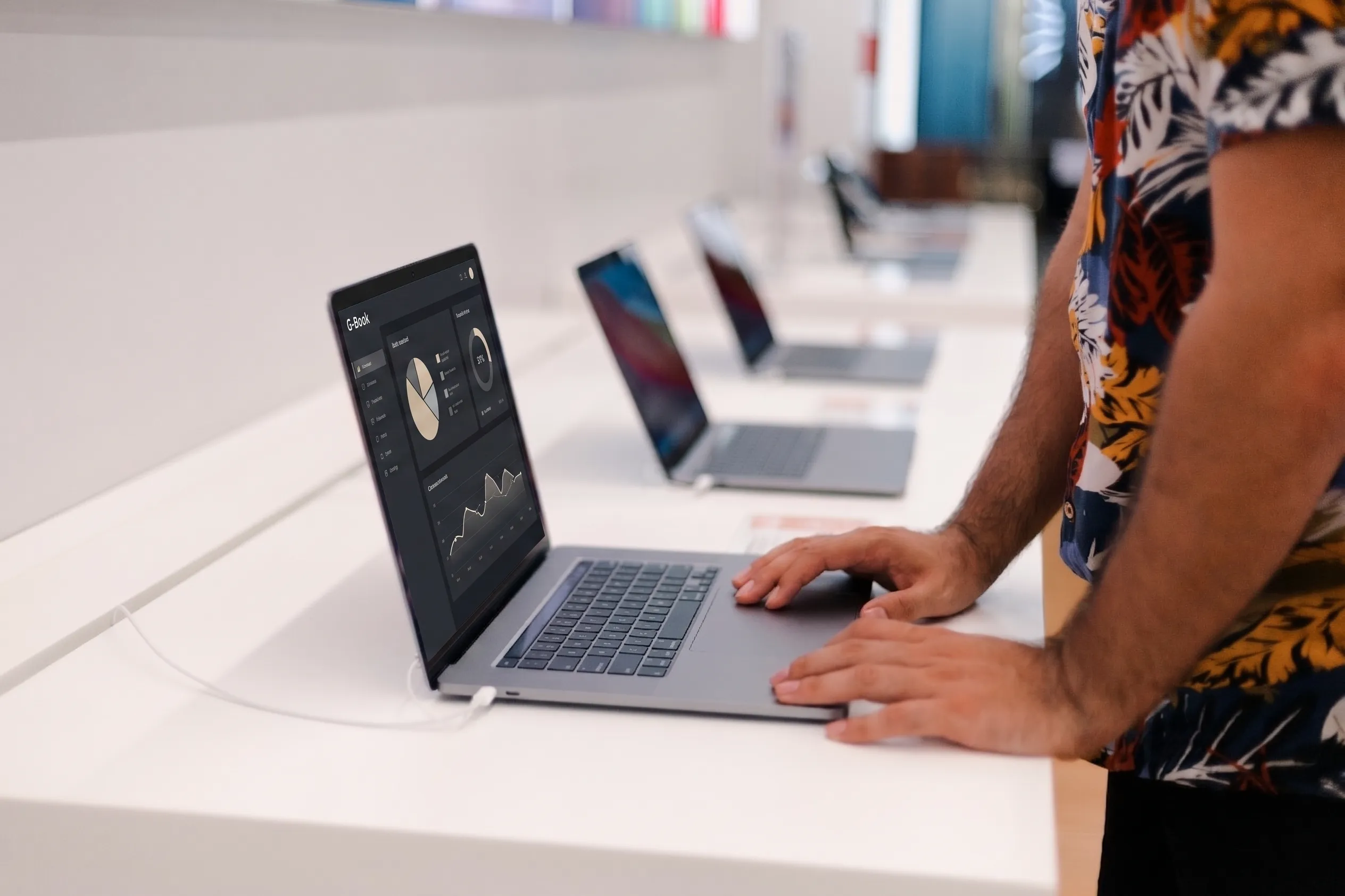 Producto premium de marca — Laptop de alta gama